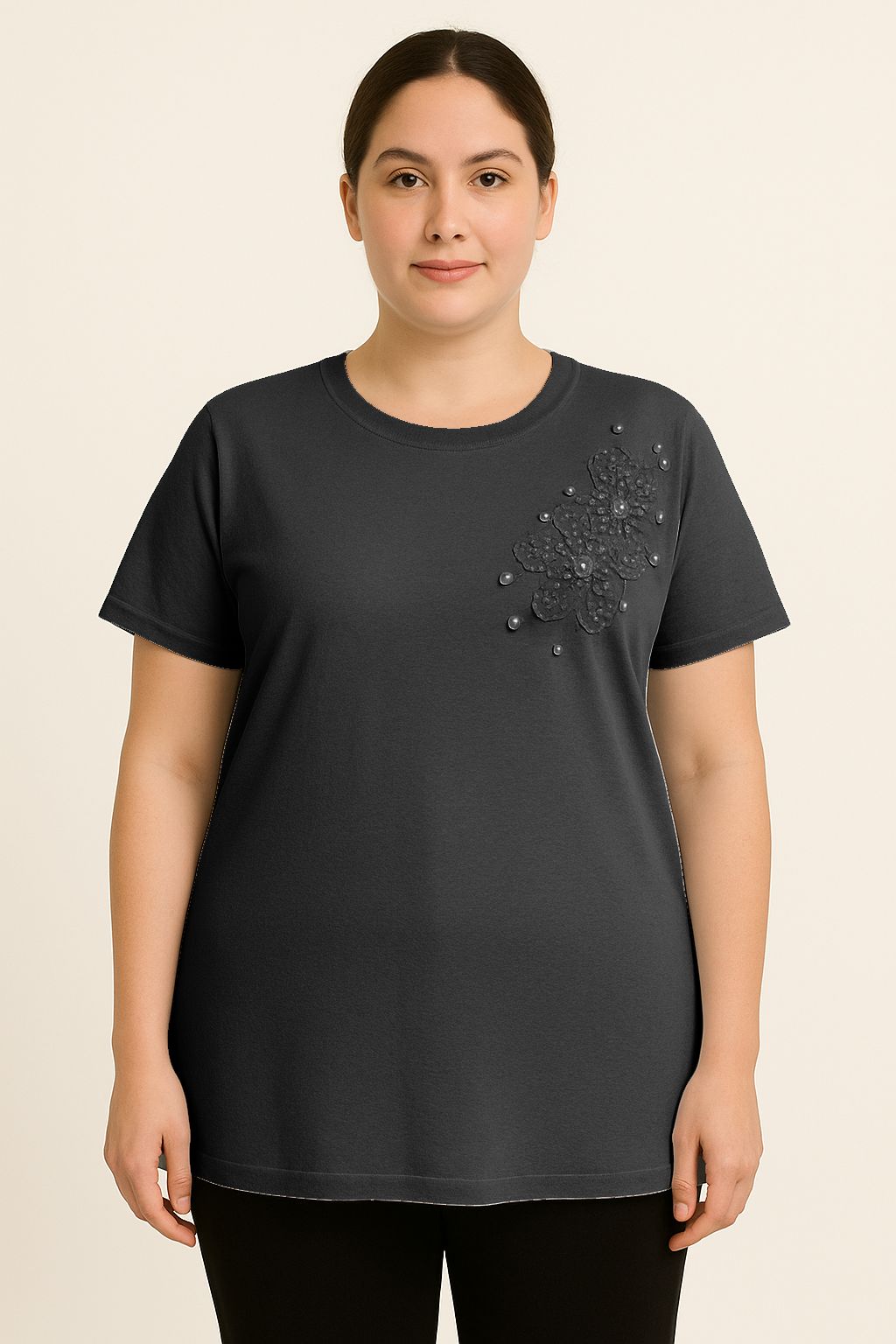 Maglia con perline e fiori