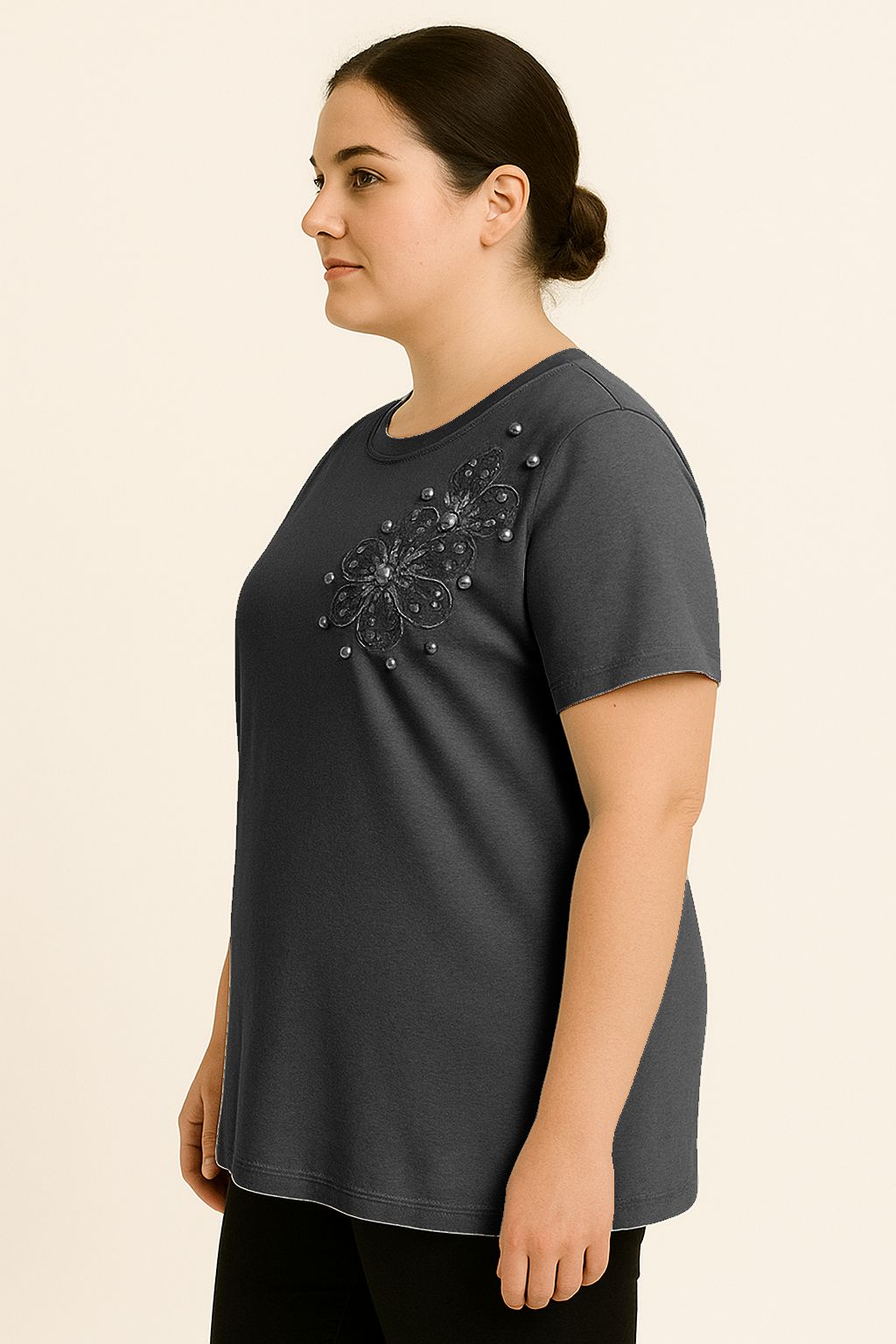Maglia con perline e fiori