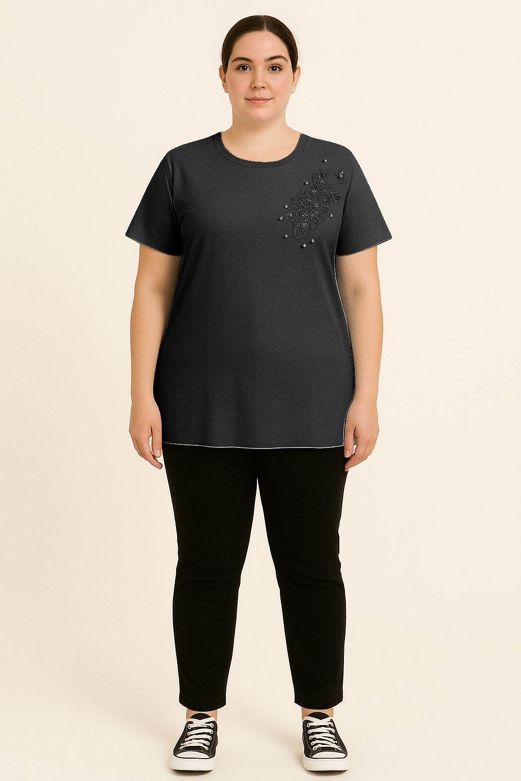 Maglia con perline e fiori