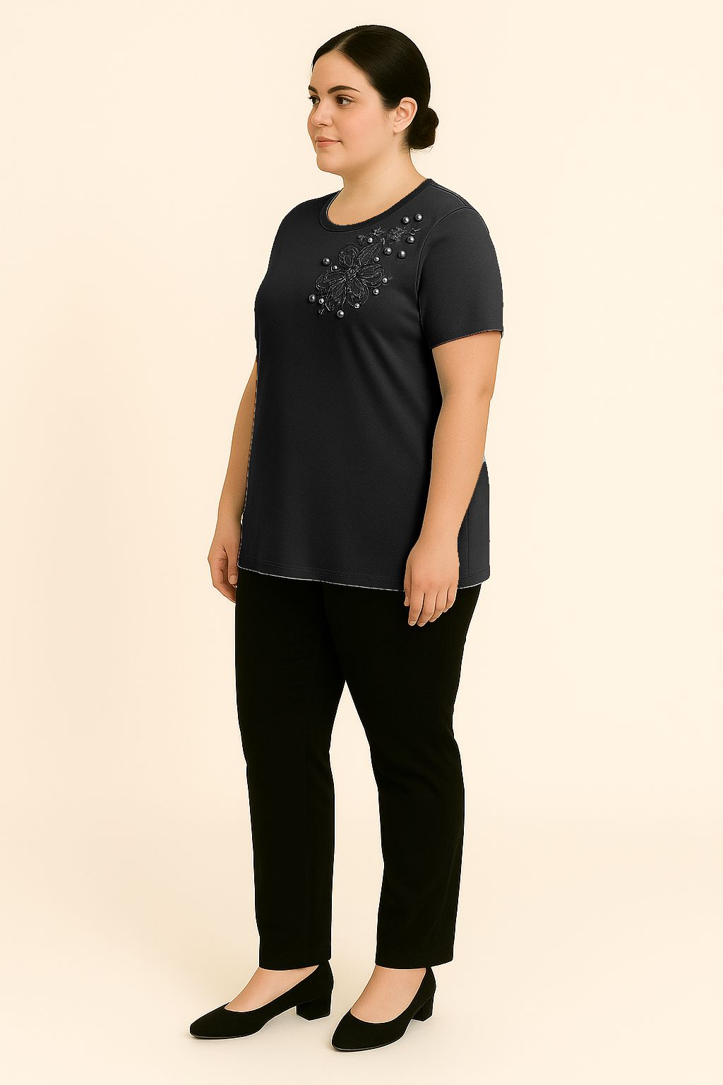 Maglia con perline e fiori