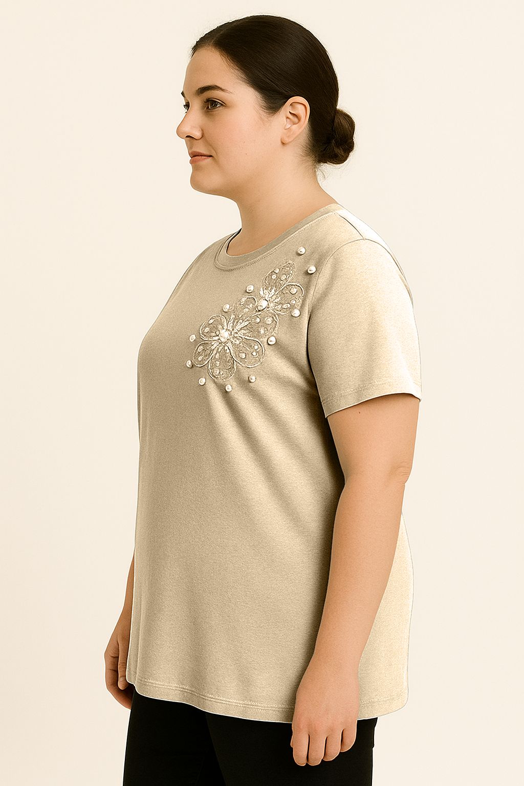 Maglia con perline e fiori