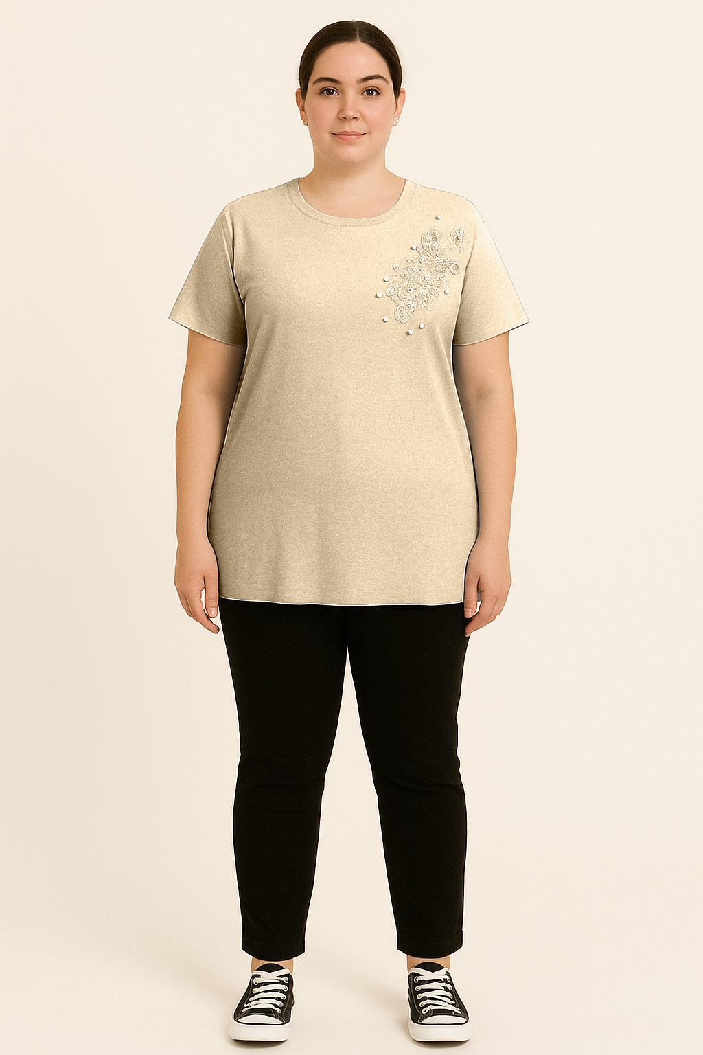 Maglia con perline e fiori