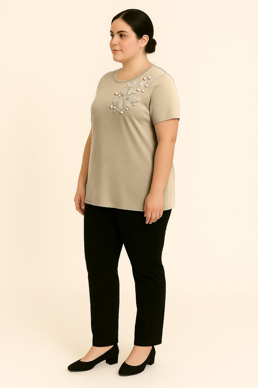 Maglia con perline e fiori